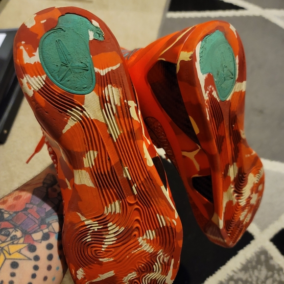 Kobe 9 Elite Christmas - Picture 6 of 6